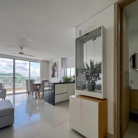 Duplex With Stunning Views, Near Walled And Apartment